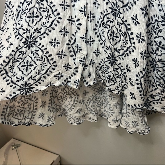 LANE BRYANT White Navy Tunic Top Hi Low Hem Long Sleeve V Neck Button Up Sz 14 - Picture 4 of 10